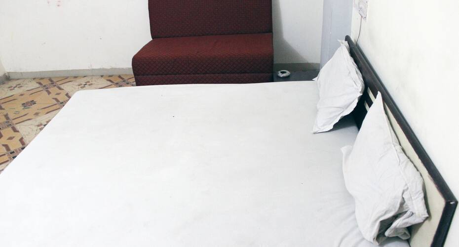 Hotel Rest & Ride, Ahmedabad 4
